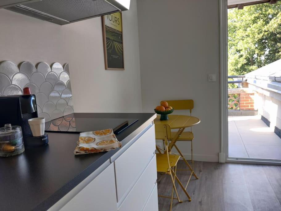 Bel Appart Renove Avec Terrasse Saint-Avertin Eksteriør bilde